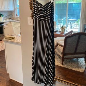 West Kei black and white stripe strapless maxi. Size x-small.